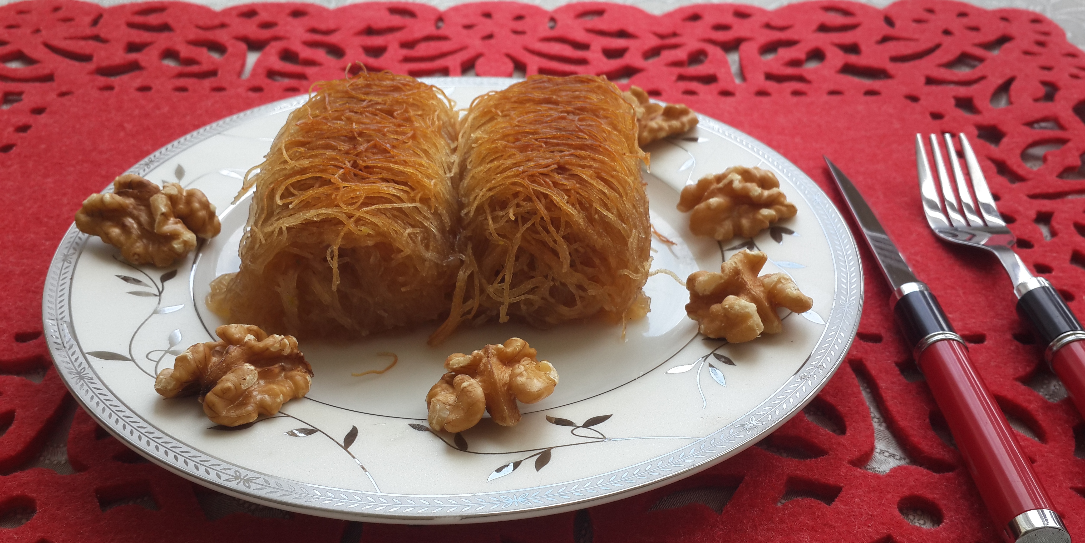 Cevizli Kadayıf Dolması Cevizli Kadayıf Dolması