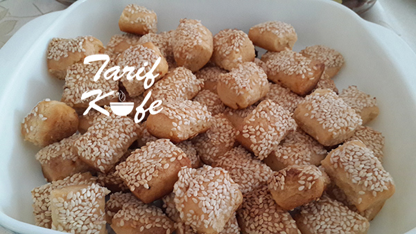 Minik Sirkeli Susamlı Kurabiye Tarif Kafe